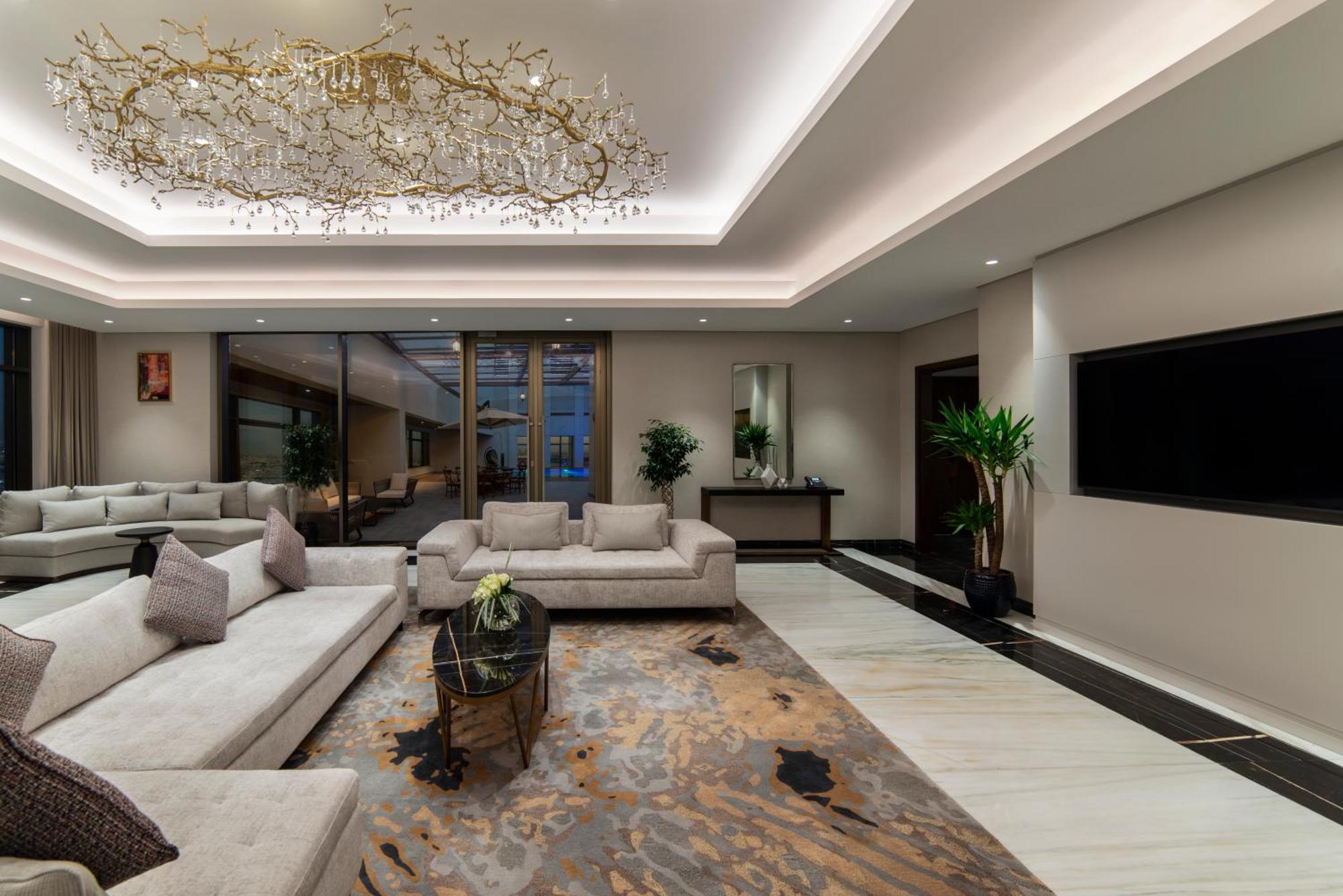 فندق وشقق موفنبيك الرياض المظهر الخارجي الصورة The interior of the 1000-square-metre (1,100-square-yard) penthouse