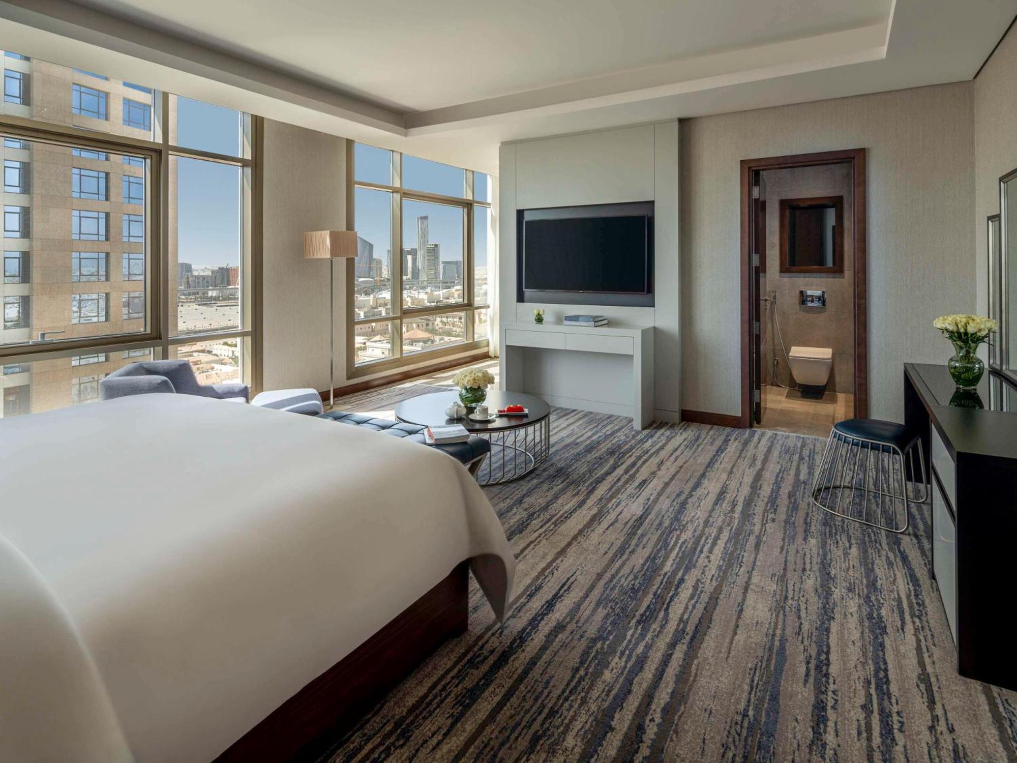 فندق وشقق موفنبيك الرياض المظهر الخارجي الصورة A bedroom at the hotel