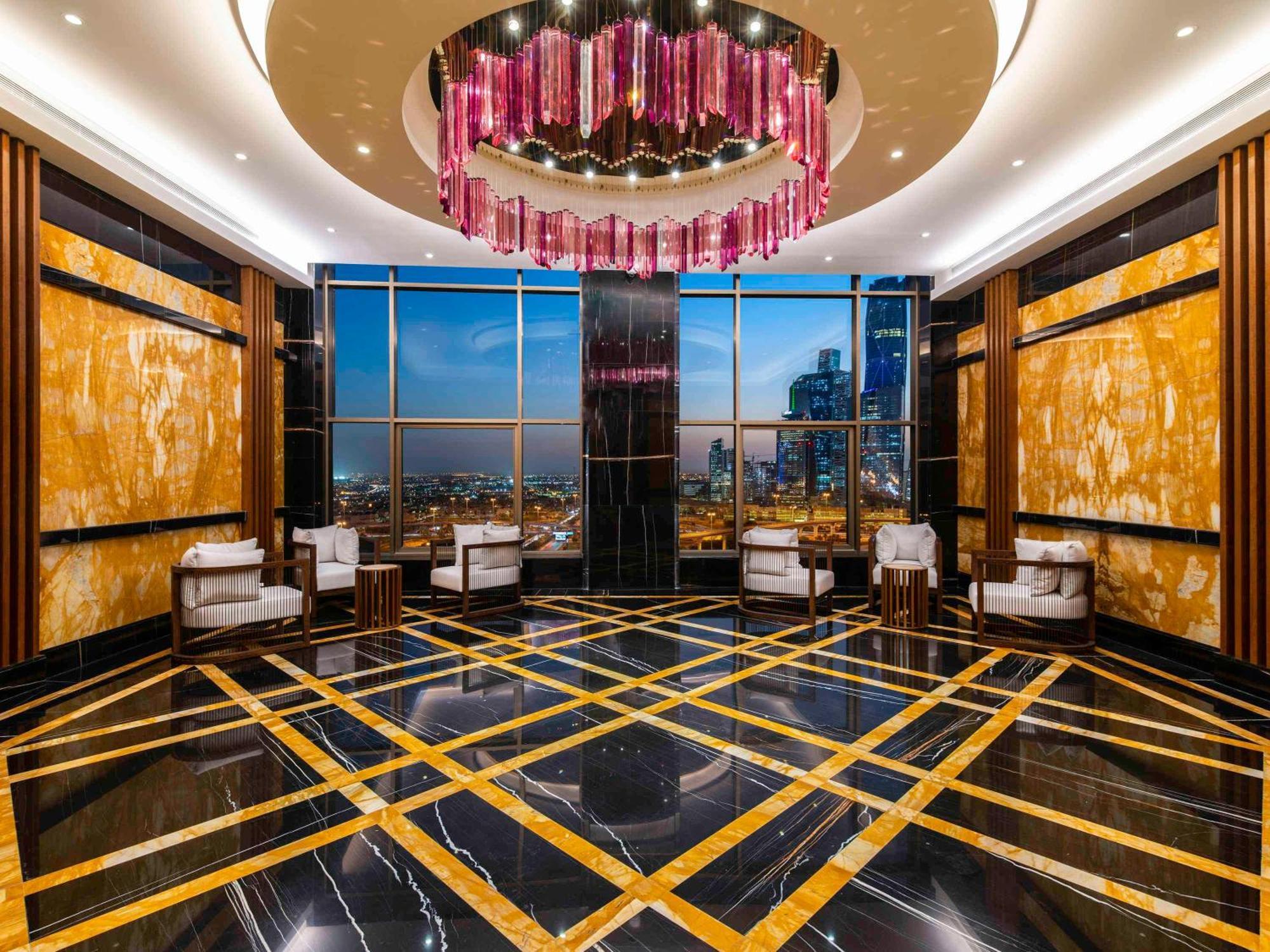 فندق وشقق موفنبيك الرياض المظهر الخارجي الصورة The lobby of the Ritz-Carlton, Dubai