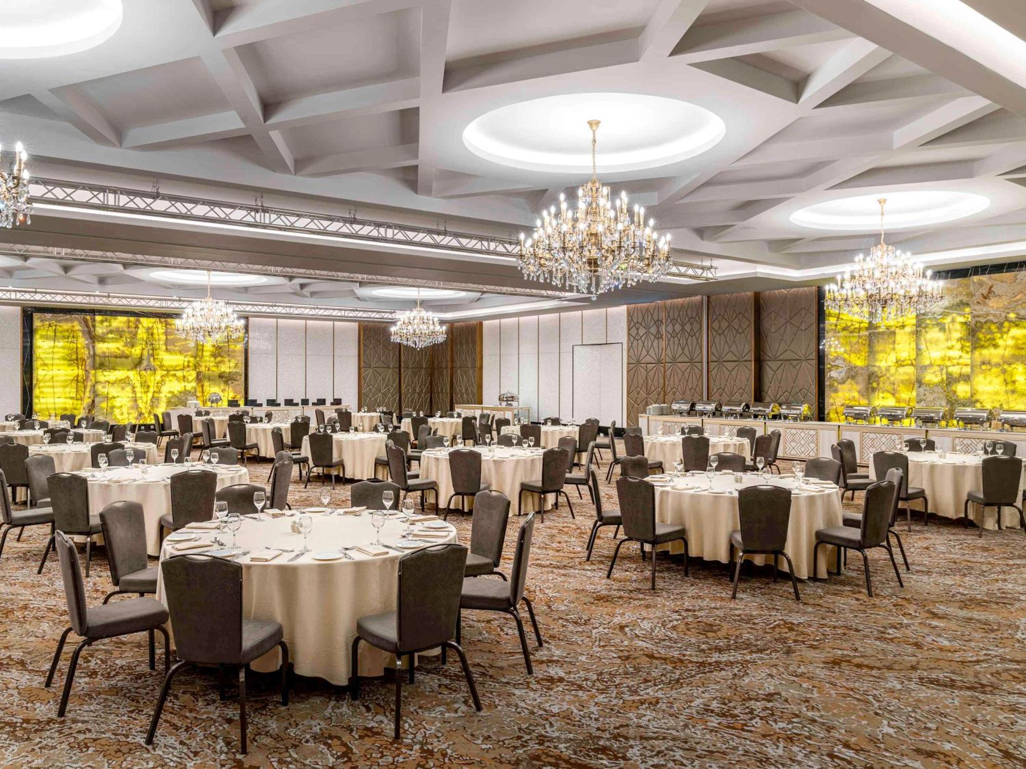 فندق وشقق موفنبيك الرياض المظهر الخارجي الصورة The Grand Ballroom