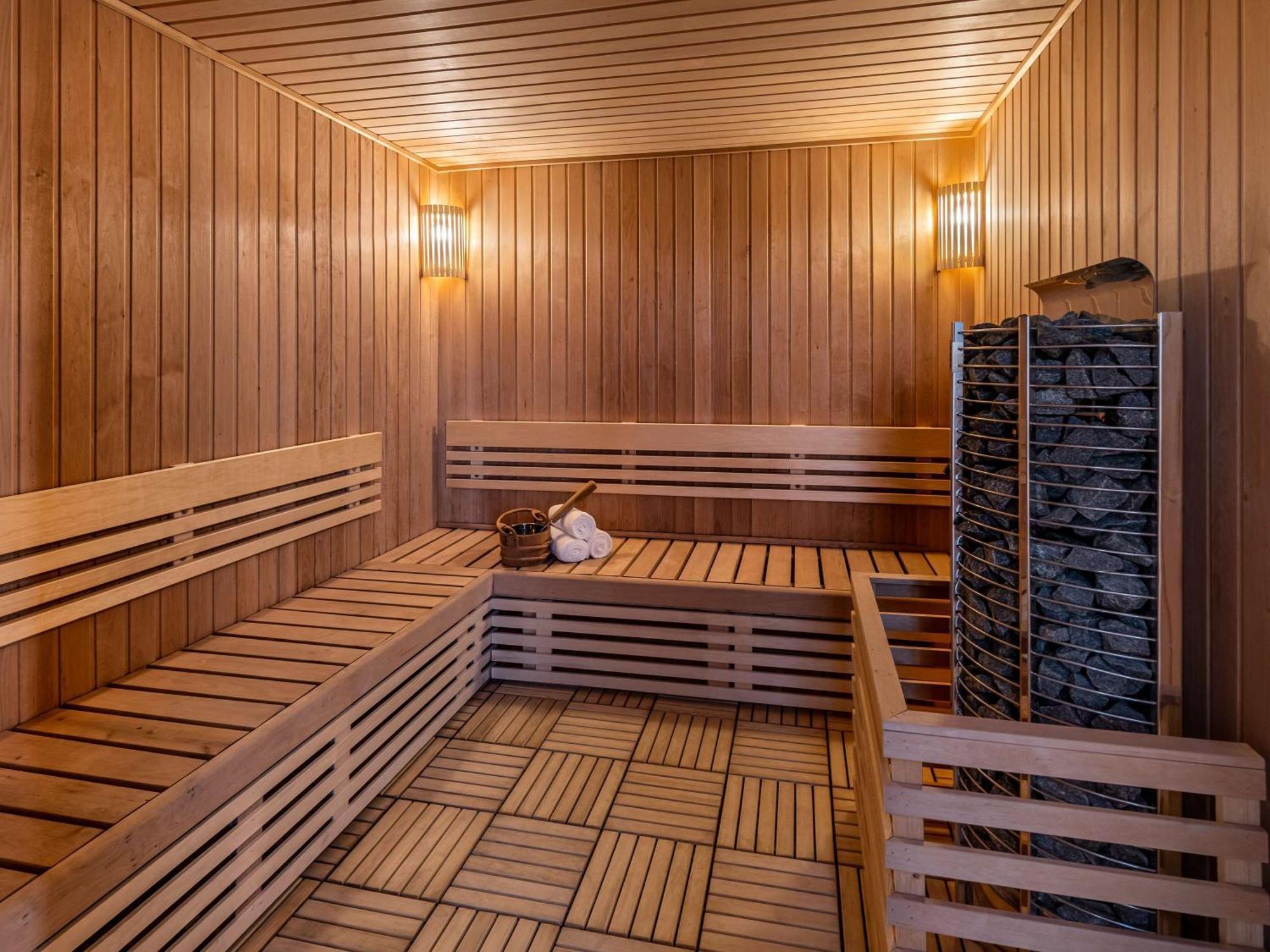 فندق وشقق موفنبيك الرياض المظهر الخارجي الصورة A modern Finnish sauna